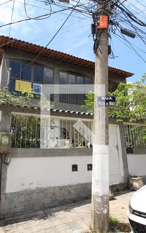 Casa de condomínio à venda com 275m², 3 quartos e 2 vagasFachada com Placa Quinto Andar