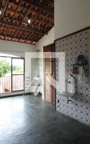 Casa de condomínio à venda com 275m², 3 quartos e 2 vagasTerraço