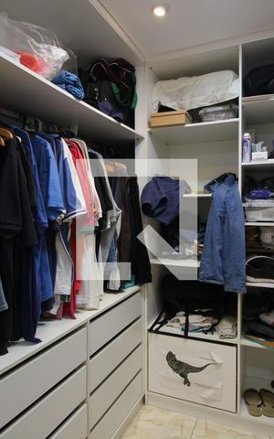 Casa de condomínio à venda com 275m², 3 quartos e 2 vagasQuarto 1 - Closet