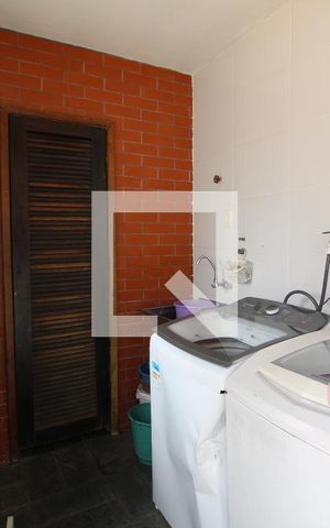 Casa de condomínio à venda com 275m², 3 quartos e 2 vagasÁrea de Serviço