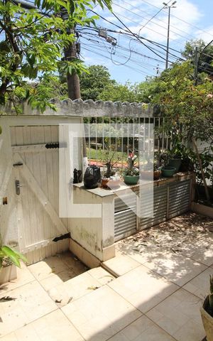 Casa de condomínio à venda com 275m², 3 quartos e 2 vagasQuintal da Frente