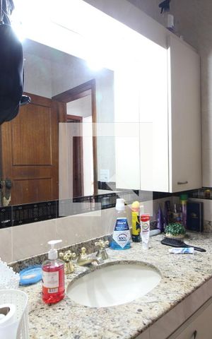 Casa de condomínio à venda com 275m², 3 quartos e 2 vagasBanheiro Social