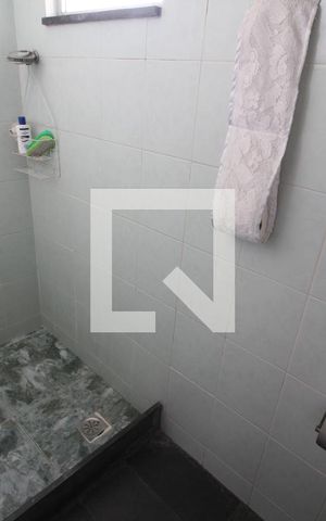 Casa de condomínio à venda com 275m², 3 quartos e 2 vagasLavabo