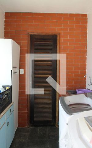 Casa de condomínio à venda com 275m², 3 quartos e 2 vagasÁrea de Serviço