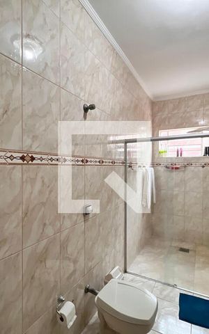 Casa à venda com 270m², 2 quartos e 4 vagas Casa à venda com 270m², 2 quartos e 4 vagasBanheiro