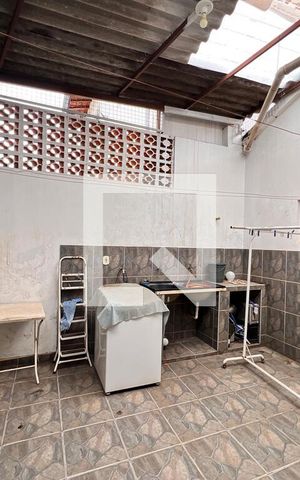 Casa à venda com 270m², 2 quartos e 4 vagas Casa à venda com 270m², 2 quartos e 4 vagasÁrea de Serviço