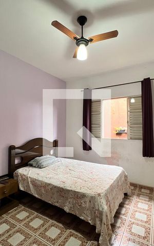 Casa à venda com 270m², 2 quartos e 4 vagas Casa à venda com 270m², 2 quartos e 4 vagasQuarto 1