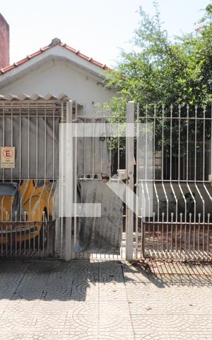 Casa à venda com 121m², 2 quartos e 2 vagasFachada