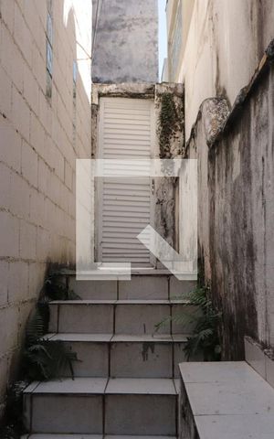 Casa à venda com 121m², 2 quartos e 2 vagasFundos