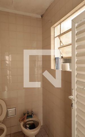 Casa à venda com 121m², 2 quartos e 2 vagasBanheiro