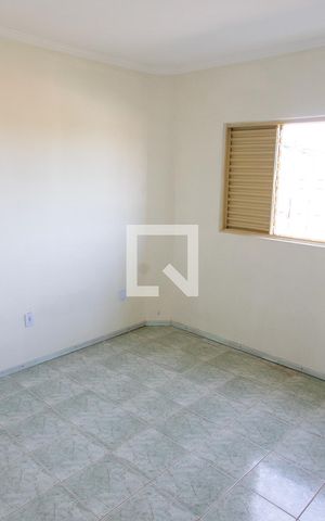 Casa à venda com 250m², 3 quartos e 3 vagas Casa à venda com 250m², 3 quartos e 3 vagasQUARTO 1
