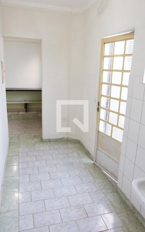 Casa à venda com 250m², 3 quartos e 3 vagas Casa à venda com 250m², 3 quartos e 3 vagasÁREA DE SERVIÇO