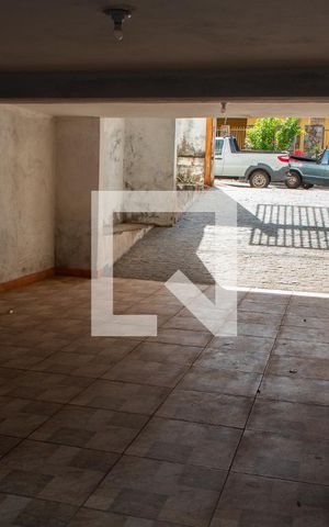 Casa à venda com 250m², 3 quartos e 3 vagas Casa à venda com 250m², 3 quartos e 3 vagasÁREA EXTERNA GARAGEM