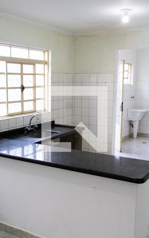 Casa à venda com 250m², 3 quartos e 3 vagas Casa à venda com 250m², 3 quartos e 3 vagasCOZINHA