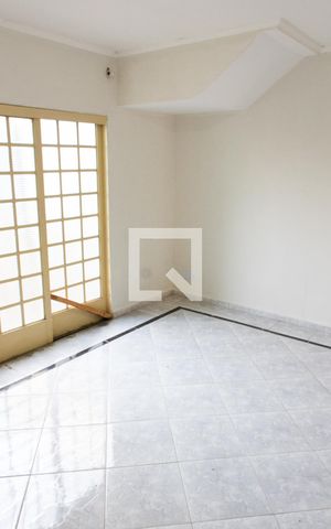 Casa à venda com 250m², 3 quartos e 3 vagas Casa à venda com 250m², 3 quartos e 3 vagasSALA DE JANTAR