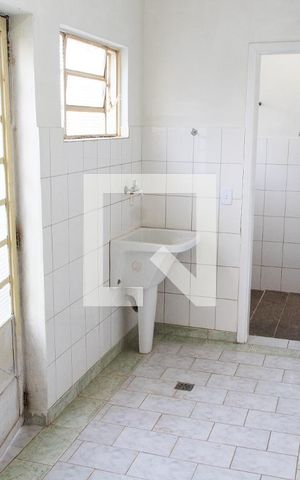 Casa à venda com 250m², 3 quartos e 3 vagas Casa à venda com 250m², 3 quartos e 3 vagasÁREA DE SERVIÇO