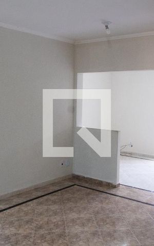 Casa à venda com 250m², 3 quartos e 3 vagas Casa à venda com 250m², 3 quartos e 3 vagasSALA