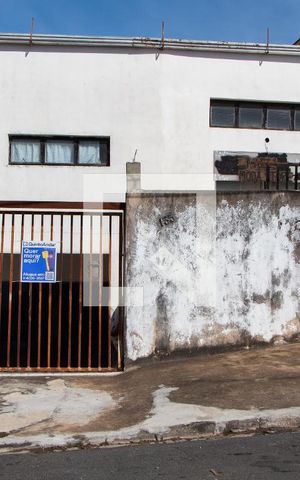 Casa à venda com 250m², 3 quartos e 3 vagas Casa à venda com 250m², 3 quartos e 3 vagasFACHADA