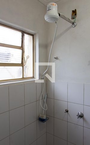 Casa à venda com 250m², 3 quartos e 3 vagas Casa à venda com 250m², 3 quartos e 3 vagasBANHEIRO DA ÁREA DE SERVIÇO
