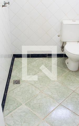 Casa à venda com 250m², 3 quartos e 3 vagas Casa à venda com 250m², 3 quartos e 3 vagasBANHEIRO SOCIAL PISO SUPERIOR