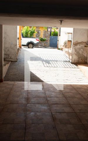 Casa à venda com 250m², 3 quartos e 3 vagas Casa à venda com 250m², 3 quartos e 3 vagasÁREA EXTERNA GARAGEM
