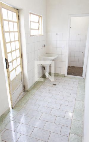 Casa à venda com 250m², 3 quartos e 3 vagas Casa à venda com 250m², 3 quartos e 3 vagasÁREA DE SERVIÇO