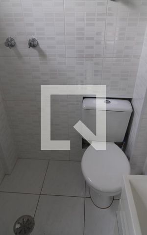 Apartamento para alugar com 78m², 2 quartos e 1 vagaÁrea de Serviço - Banheiro