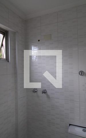 Apartamento para alugar com 78m², 2 quartos e 1 vagaÁrea de Serviço - Banheiro