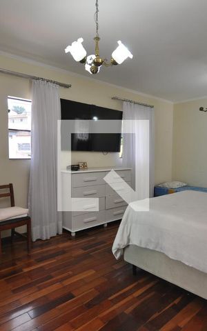 Casa à venda com 300m², 3 quartos e 6 vagasQuarto Suíte