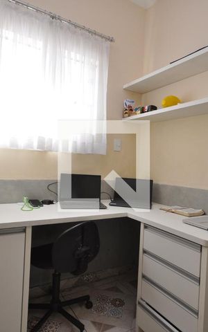 Casa à venda com 300m², 3 quartos e 6 vagasEscritório