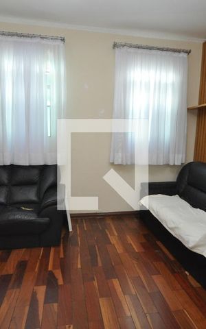 Casa à venda com 300m², 3 quartos e 6 vagasSala de TV