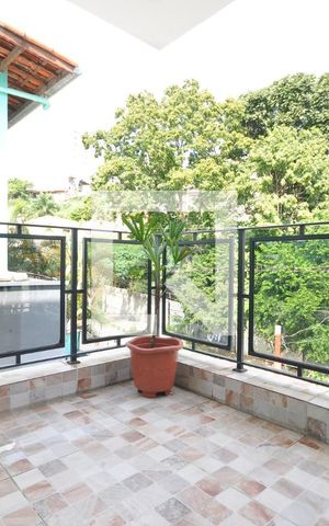 Casa à venda com 300m², 3 quartos e 6 vagasSacada do Quarto Suíte