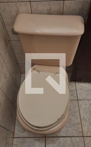 Casa à venda com 300m², 3 quartos e 6 vagasBanheiro de Serviço