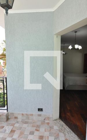 Casa à venda com 300m², 3 quartos e 6 vagasVista da Sacada