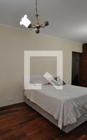 Casa à venda com 300m², 3 quartos e 6 vagasQuarto Suíte