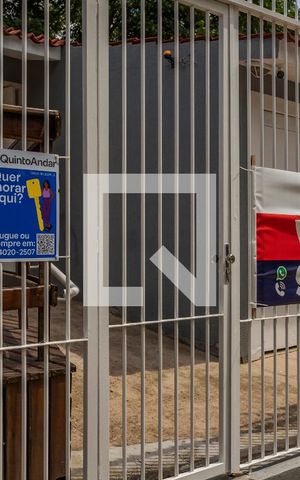 Casa à venda com 350m², 3 quartos e 3 vagas Casa à venda com 350m², 3 quartos e 3 vagasPlaquinha