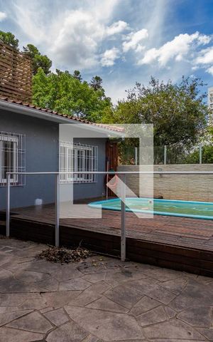 Casa à venda com 350m², 3 quartos e 3 vagas Casa à venda com 350m², 3 quartos e 3 vagasQuintal