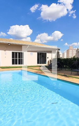 Apartamento à venda com 111m², 3 quartos e 2 vagas Apartamento à venda com 111m², 3 quartos e 2 vagasÁrea comum - Piscina