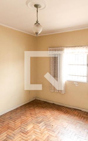 Casa à venda com 220m², 3 quartos e 2 vagas Casa à venda com 220m², 3 quartos e 2 vagasQuarto 1