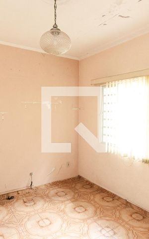 Casa à venda com 220m², 3 quartos e 2 vagas Casa à venda com 220m², 3 quartos e 2 vagasQuarto 2