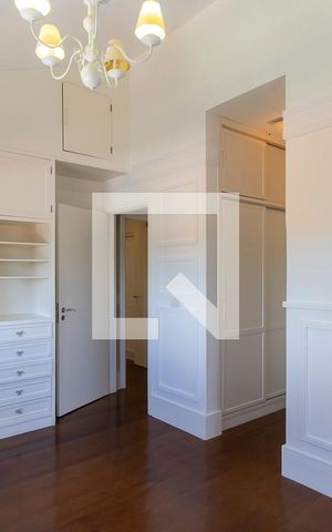 Casa de condomínio para alugar com 450m², 4 quartos e 3 vagas Casa de condomínio para alugar com 450m², 4 quartos e 3 vagasQuarto da suíte 2