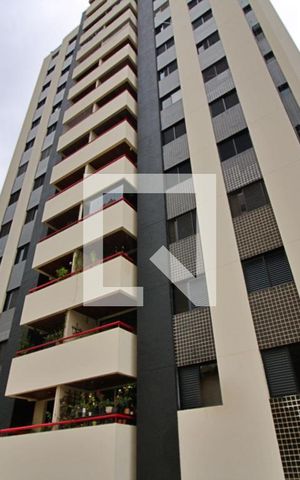 Apartamento para alugar com 90m², 3 quartos e 1 vaga Apartamento para alugar com 90m², 3 quartos e 1 vagaFachada