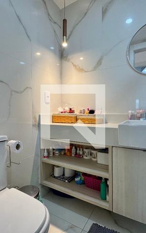 Apartamento à venda com 85m², 3 quartos e 1 vaga Apartamento à venda com 85m², 3 quartos e 1 vagaBanheiro Social
