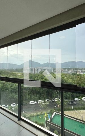 Apartamento à venda com 85m², 3 quartos e 1 vaga Apartamento à venda com 85m², 3 quartos e 1 vagaVaranda