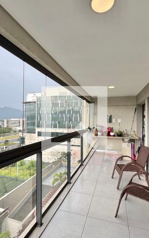 Apartamento à venda com 85m², 3 quartos e 1 vaga Apartamento à venda com 85m², 3 quartos e 1 vagaVaranda