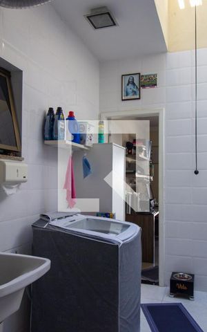 Apartamento à venda com 200m², 3 quartos e 2 vagas Apartamento à venda com 200m², 3 quartos e 2 vagasCozinha e Área de Serviço