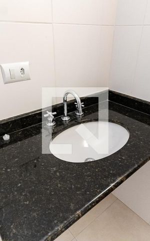 Casa à venda com 100m², 3 quartos e 2 vagas Casa à venda com 100m², 3 quartos e 2 vagasBanheiro da Suíte