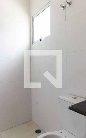 Casa à venda com 100m², 3 quartos e 2 vagas Casa à venda com 100m², 3 quartos e 2 vagasBanheiro Social