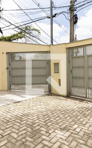 Casa à venda com 100m², 3 quartos e 2 vagas Casa à venda com 100m², 3 quartos e 2 vagasGaragem
