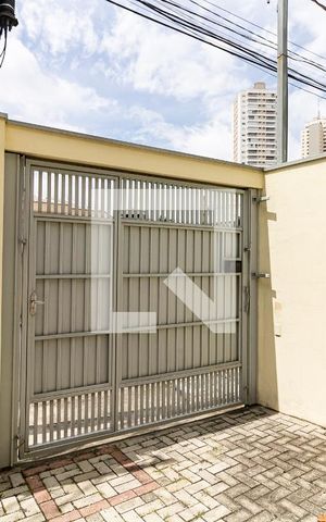 Casa à venda com 100m², 3 quartos e 2 vagas Casa à venda com 100m², 3 quartos e 2 vagasGaragem